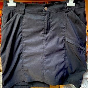 Duluth Black Skort Sz 12